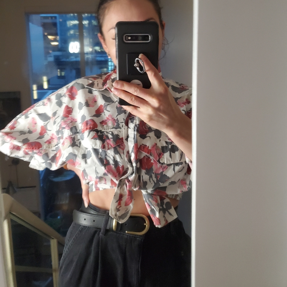 Cute vintage 90s guess top